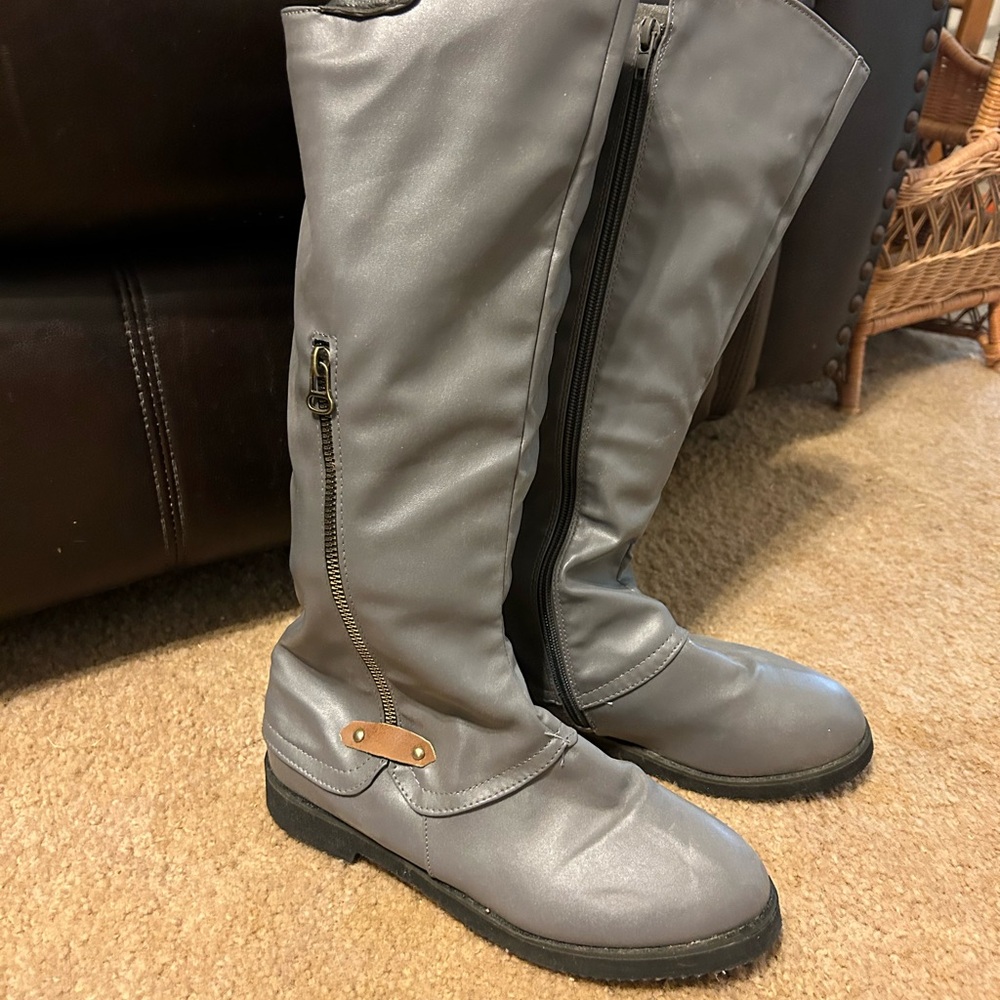 Gray Knee-High Boots with Side Zipper